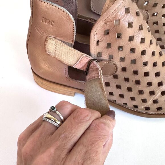 Musse & Cloud Caila Argento Ankle Booties Women's EUR 40/US 9 Perforated Tan - Picture 9 of 12